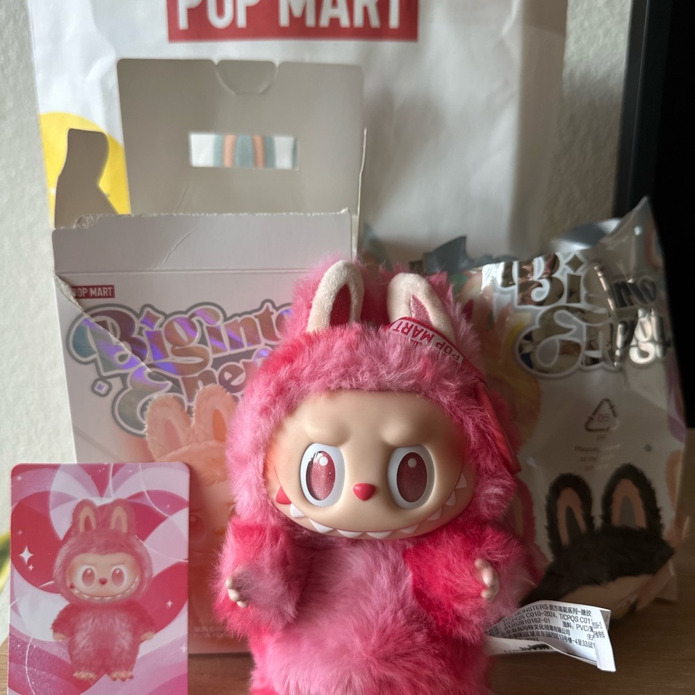 POP MART The Monsters Big into Energy Series - LOVE Open-Box Figure